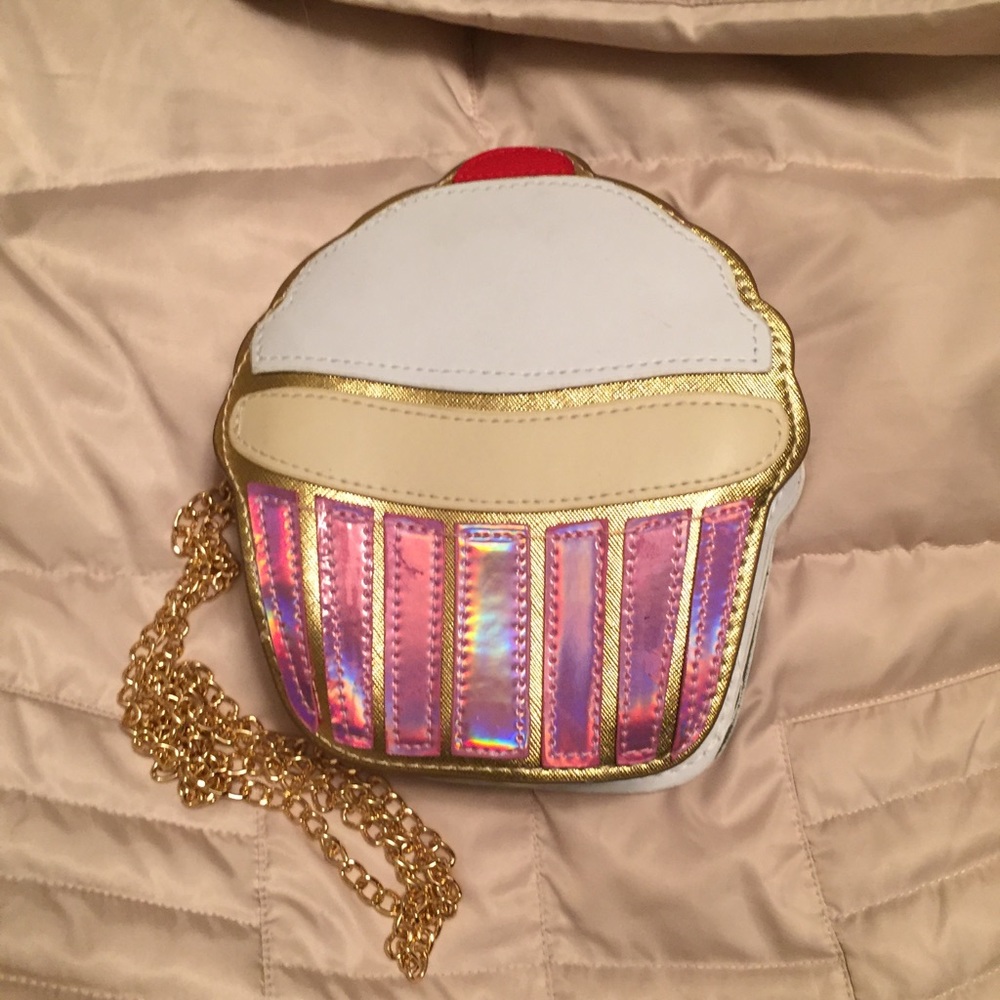 Novelty cupcake crossbody bag