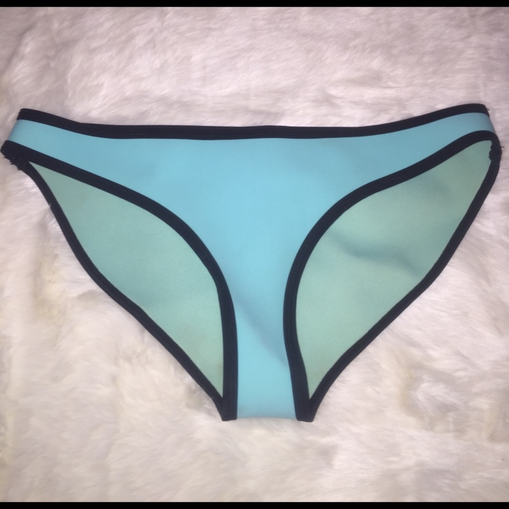 Light blue triangl bikini bottoms❌SOLD❌