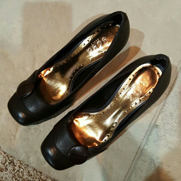 Brown heels - Picture 2 of 4