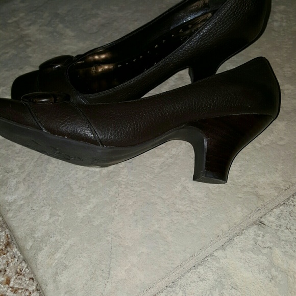 Brown heels - Picture 4 of 4