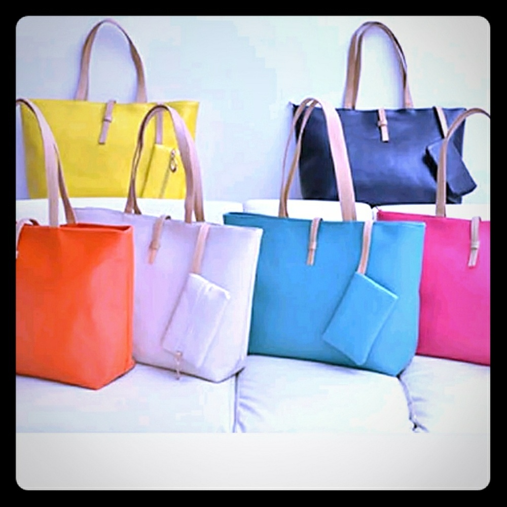 5 for $35 ! Fashion tote, fun colors. W purse