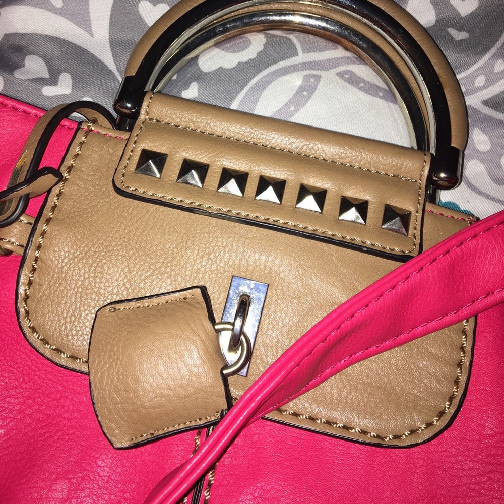 Spring Handbag with strap 💋 - Picture 2 of 3