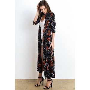 CLOSET CLOSING!!!! Make me an offer!!