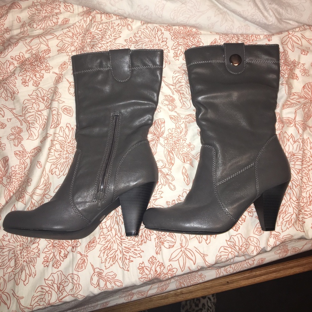 Grey boots