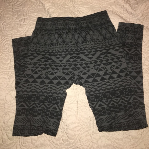 Aztec leggings! Size S - Picture 2 of 4