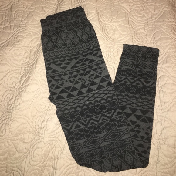 Aztec leggings! Size S - Picture 3 of 4