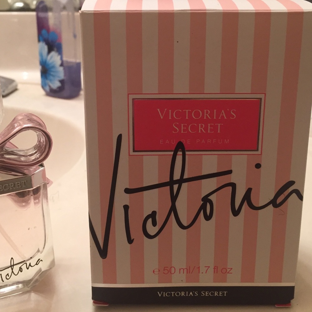 Victoria perfume VS