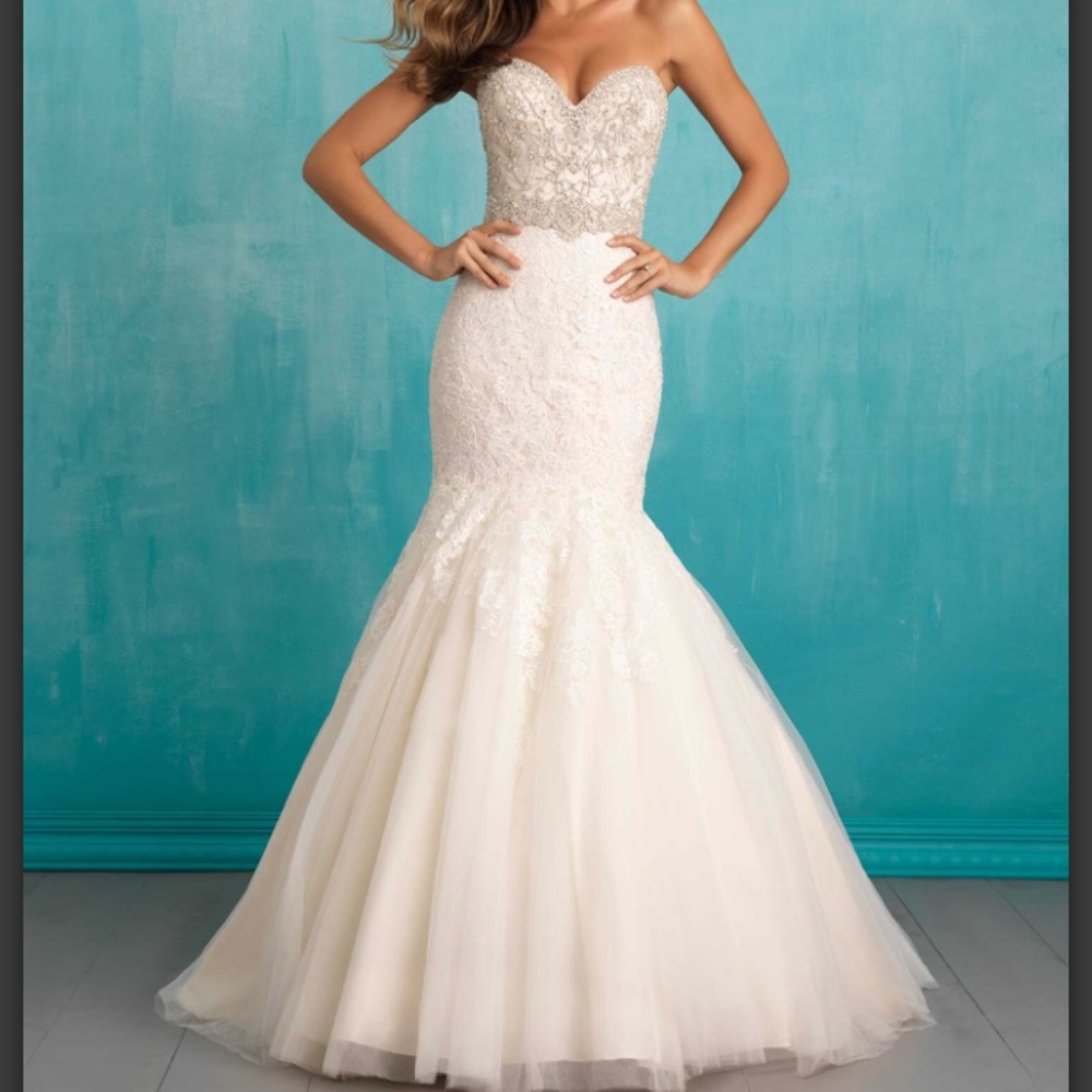 Allure 9305 Wedding Gown