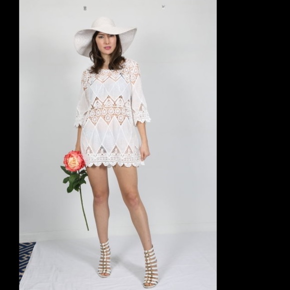 Hamptons white cover up - Picture 2 of 2