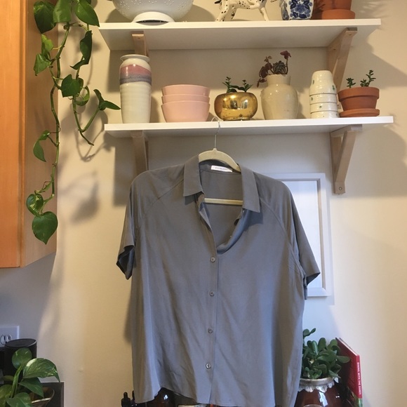 SOLDThe Silk Short-Sleeve – Everlane - Picture 4 of 7