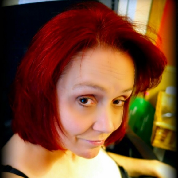 Meet your Posher, Janet - Picture 1 of 1