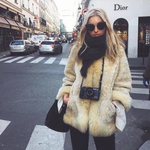 Meet your Posher, Belle