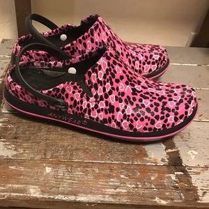 Anywear clogs size 9