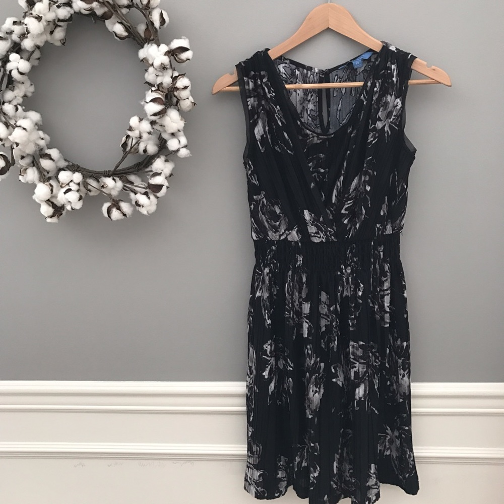 NWOT Simply Vera Smocked Empire Dress Size PS