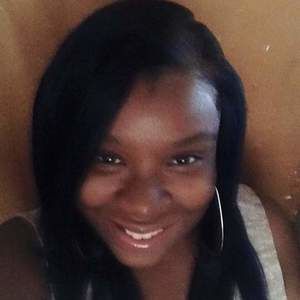 Meet your Posher, Carnella