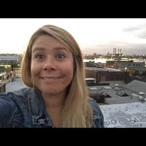 Meet your Posher, Victoria