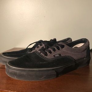 Vans - Black/Charcoal