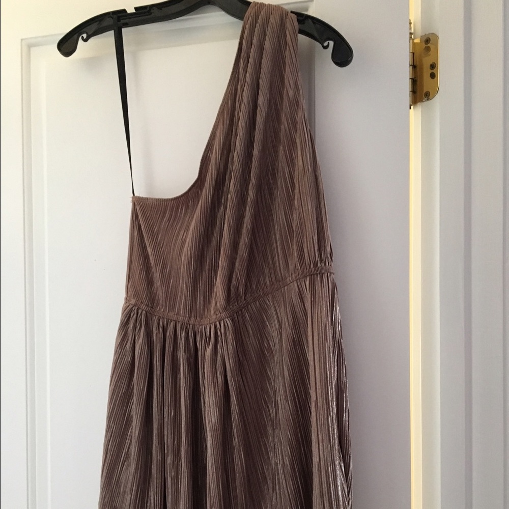 Gold BCBG size M cocktail dress