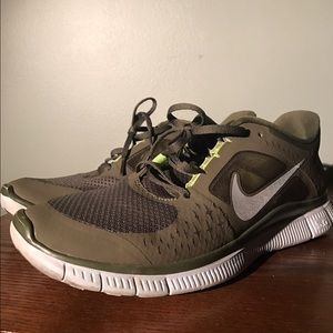 Nike Free Runs 5.0 (RARE FOREST GREEN)