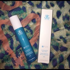 Arbonne +FC5 Oil Absorbing Day Lotion SPF 20