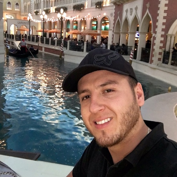 Meet your Posher, Irving - Picture 1 of 1