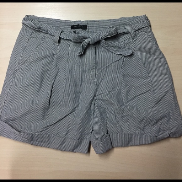 Ann Taylor Pants - Ann Taylor High Waisted Cuffed Shorts - 6