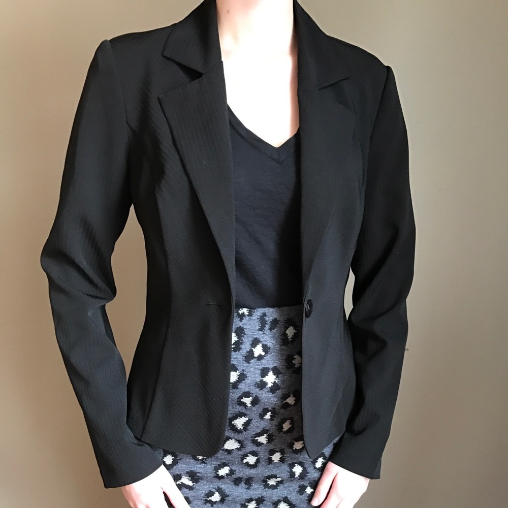 Black One-button Blazer
