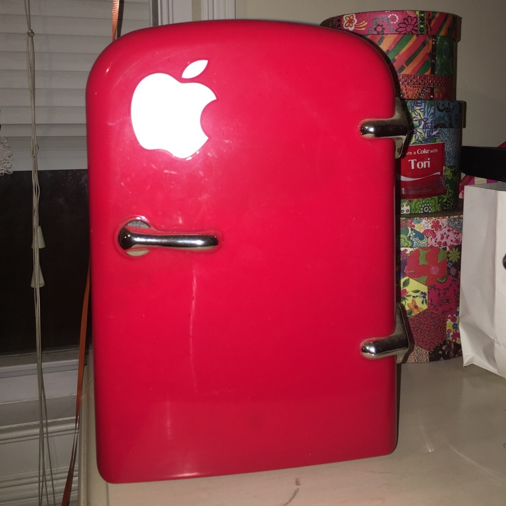 Mini fridge