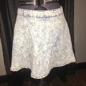 Semi High Waisted Denim Acid Washed Skirt