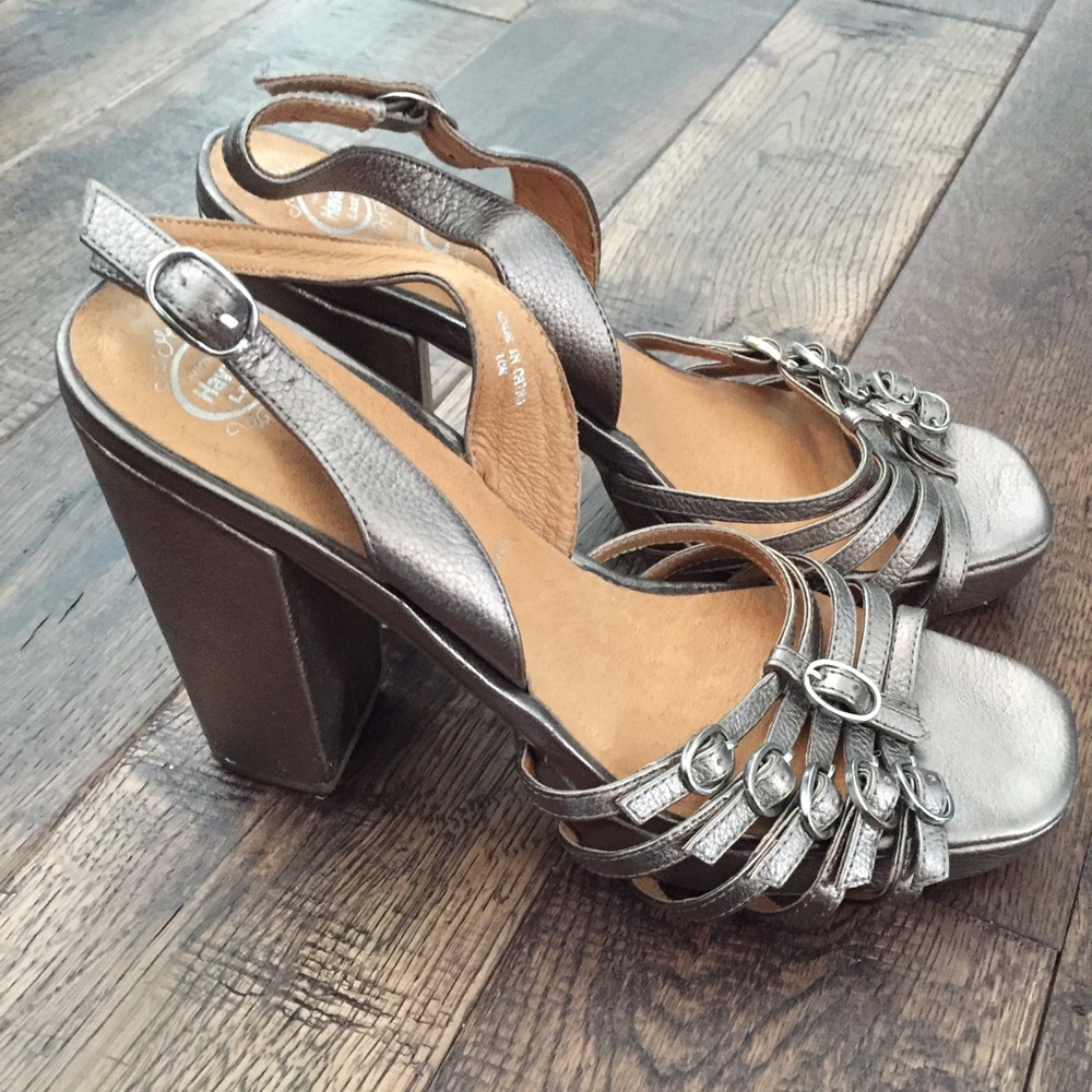 Jeffrey Campbell chunky heel sandal platinum