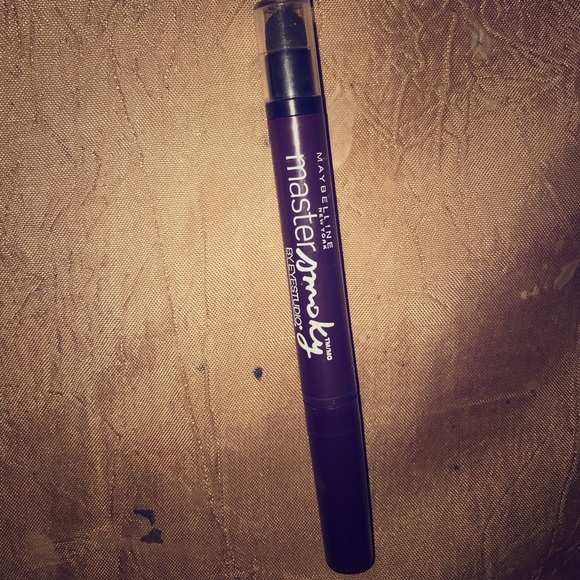 Maybelline Other - MAYBELINE SMOKEY EYE SHADOW PENCIL (PLUM)