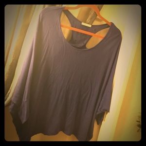💜Cute EUC Purple Batwing Top💜