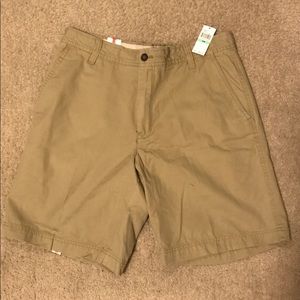 IZOD flat front shorts