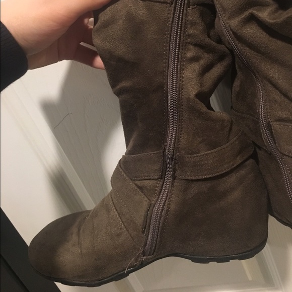 Boots - Picture 2 of 3