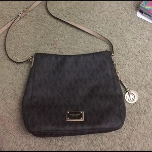 Michael Kors Jet Set Travel Large Logo Messenger