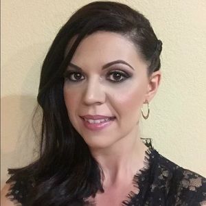 Meet your Posher, Amela