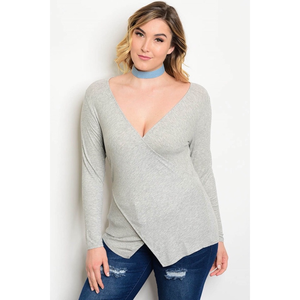 | EE+ | V-NECK SURPLICE FRONT TOP | - Picture 2 of 6