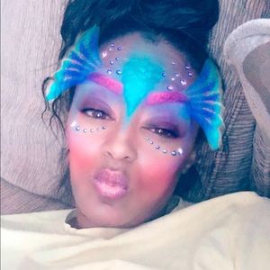 Meet your Posher, Anika