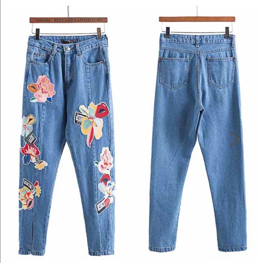 Embroidered Jeans - Picture 4 of 4