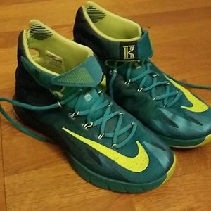 Nike kyrie hyperrev