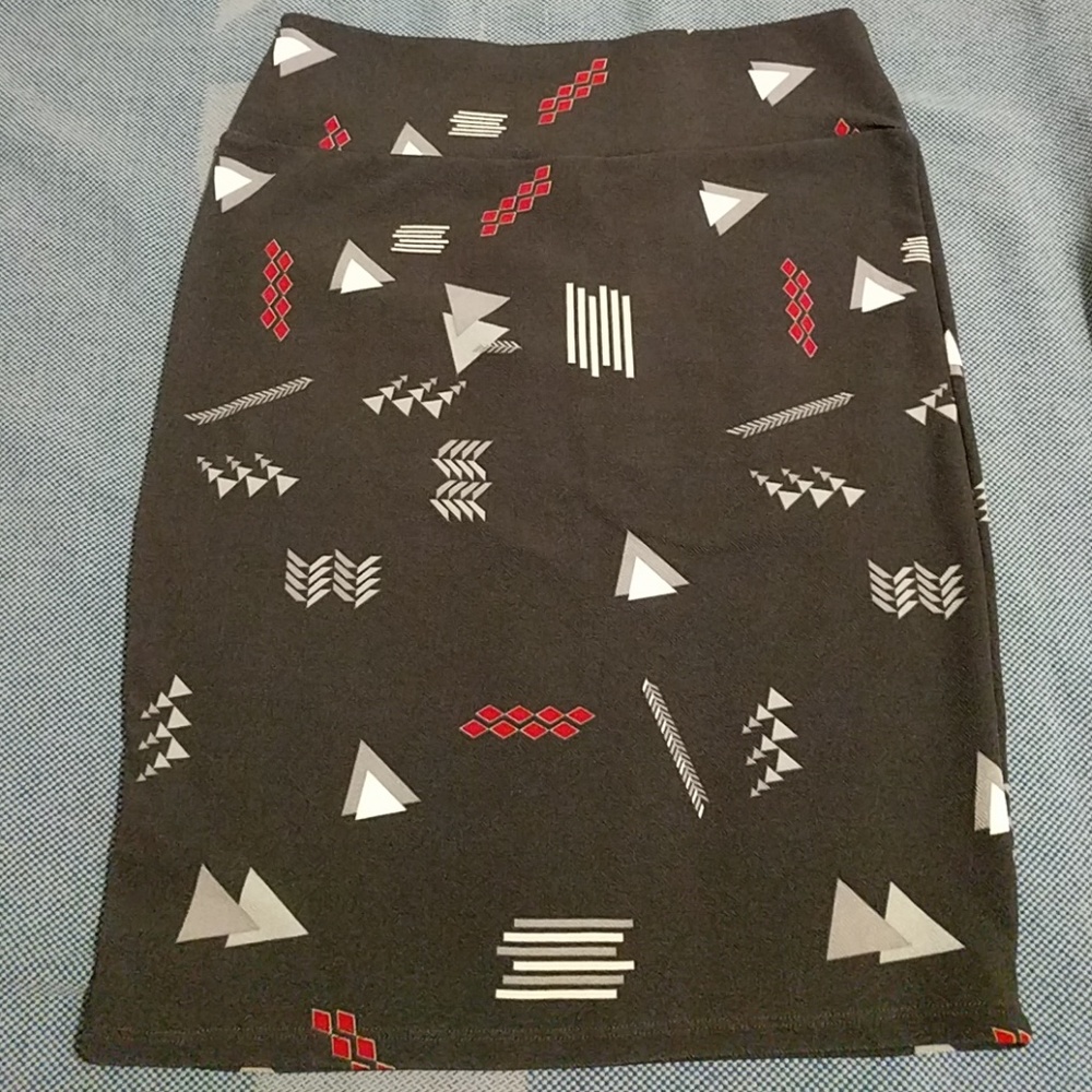 EUC LuLaRoe Cassie Size Large Geometric