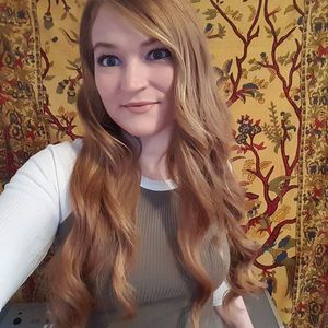 Meet your Posher, Elise