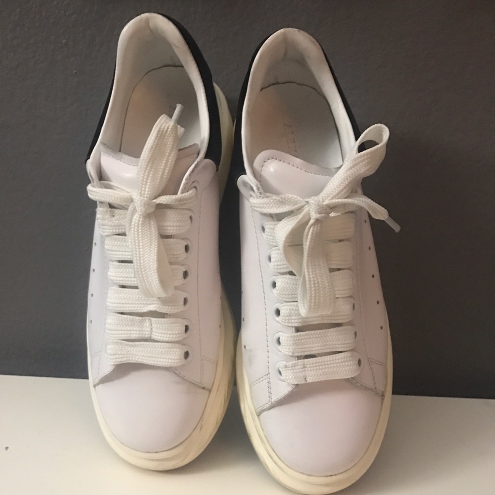 Alexander McQueen Sneakers black tail 38
