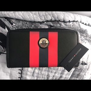 Tommy Hilfiger wallet