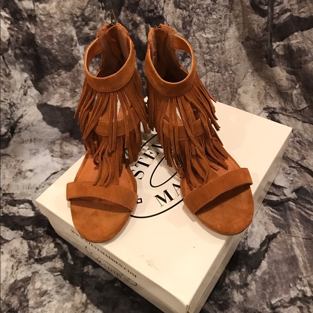 NWT NIB Steve Madden Wedge Sandal with Fringe - Picture 3 of 7
