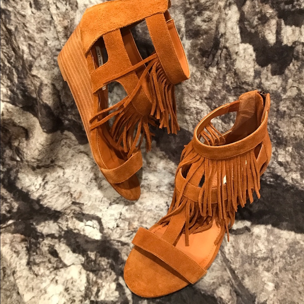 NWT NIB Steve Madden Wedge Sandal with Fringe - Picture 4 of 7