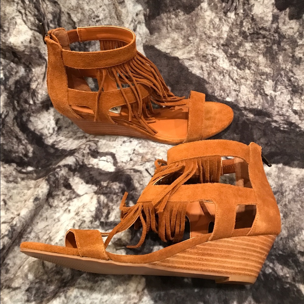 NWT NIB Steve Madden Wedge Sandal with Fringe - Picture 7 of 7