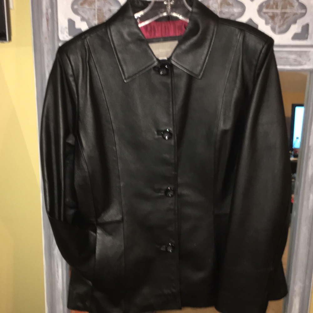 SALE Ladies leather jacket size medium. NWOT
