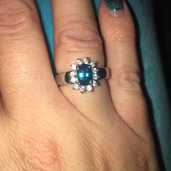 Gemstone ring - Picture 2 of 8