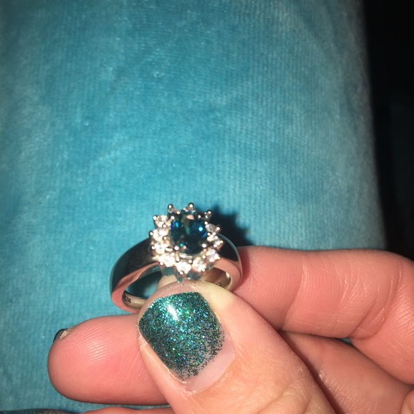 Gemstone ring - Picture 3 of 8